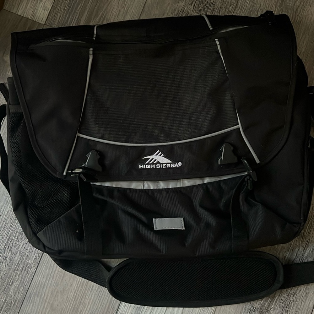High Sierra Crossbody bag